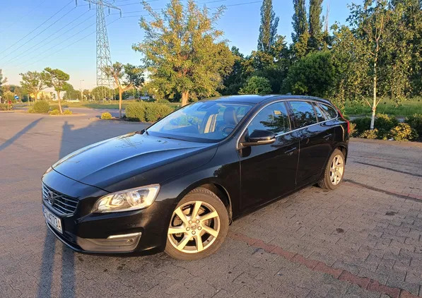 volvo v60 wielkopolskie Volvo V60 cena 43900 przebieg: 248000, rok produkcji 2015 z Konin